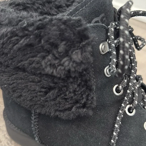 NWOT UGG Romely Heritage Lace-up Suede Boot, size 10 - Picture 10 of 12